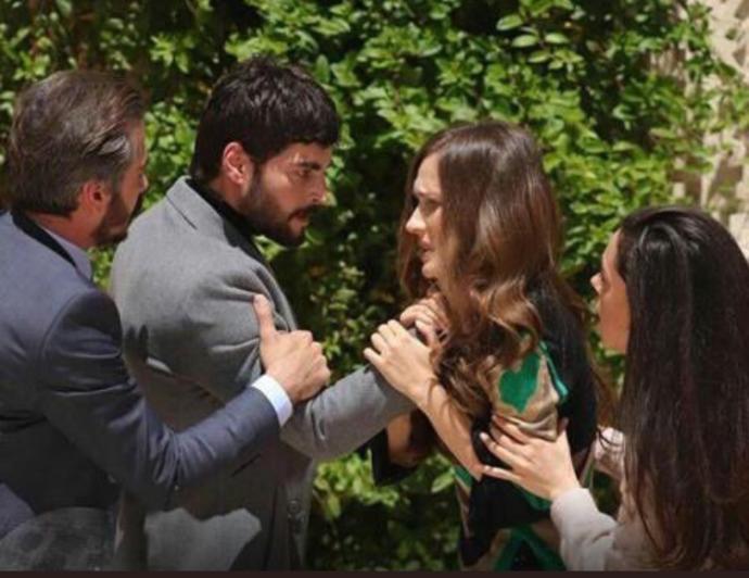 Ne zamandır kadına şiddet içeren dizilere romantik demeye başladık?