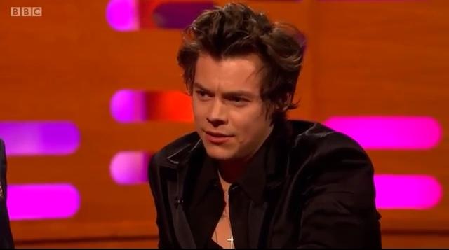 Edis’in tarzı Harry Styles’dan çalıntıymış ne düşünüyorsunuz 😂😂 (görselli)?