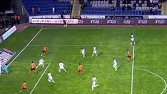 Dün Başakşehir hakem tarafından kollanıp 3 puan kazandırılırken neden kimsenin sesi çıkmadı?