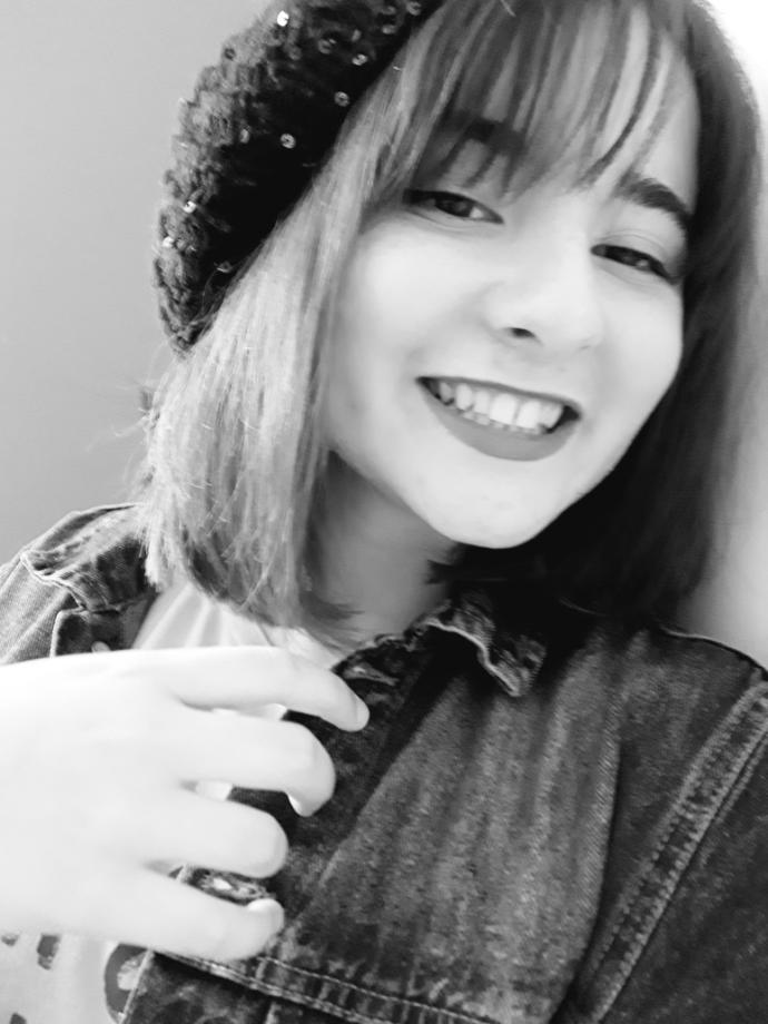 Ön dişleri yamuk olan kızlar daha mı çekici sizce?