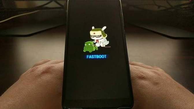 Telefondan anlayan var mı? Fastboot ne demek?