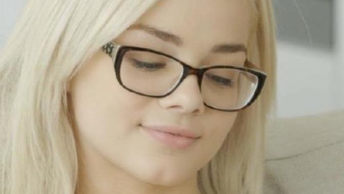 Elsa Jean nı tanıyanınız  var mı çok tatlı değilmi?