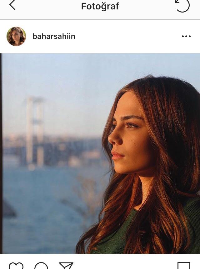 Bahar şahinin saç rengi ne?