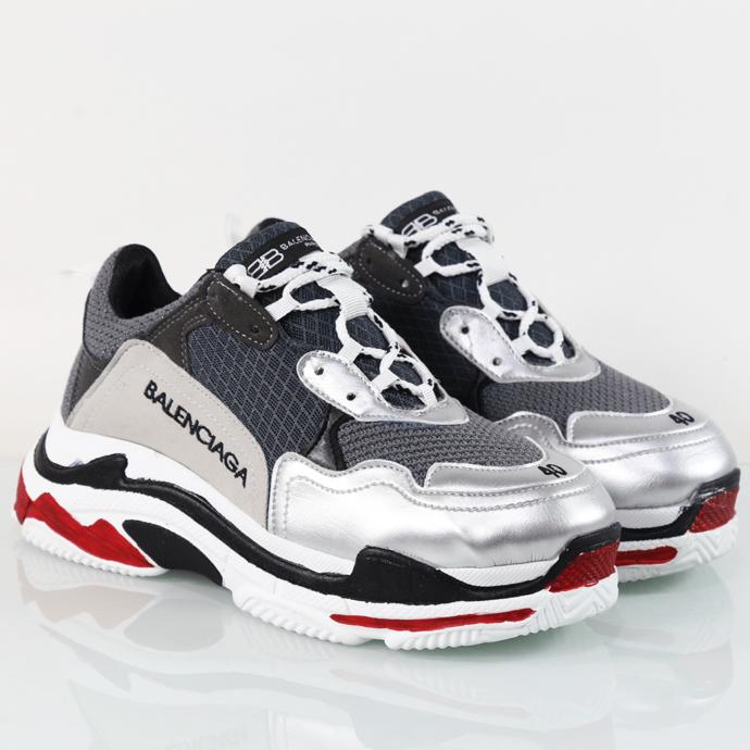 Kızlar, 195 boyundayim diye yüksek tabanli ayakkabı giyme hakkim  yok mu 😞?