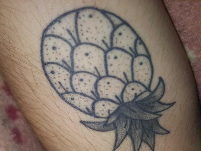 Ananas dövmesi saçmamı sizce?