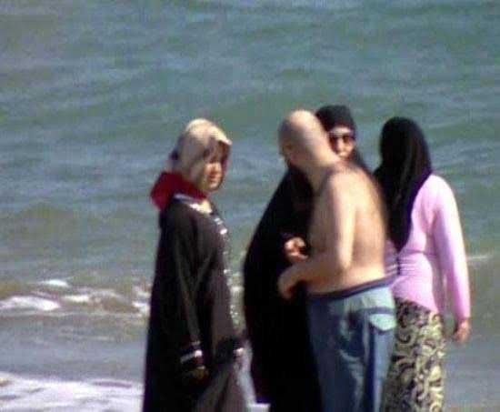 Cübbeli Ahmet Hoca manken gibi diymi?