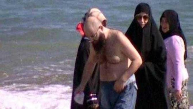 Cübbeli Ahmet Hoca manken gibi diymi?