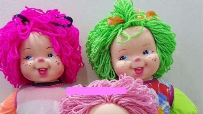 Yazişmalarda sürekli gülen yüz emojisi atan kız?