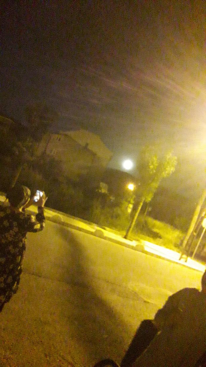 Ay mıdır geceyi aydınlatan, gece midir ayı parlatan?