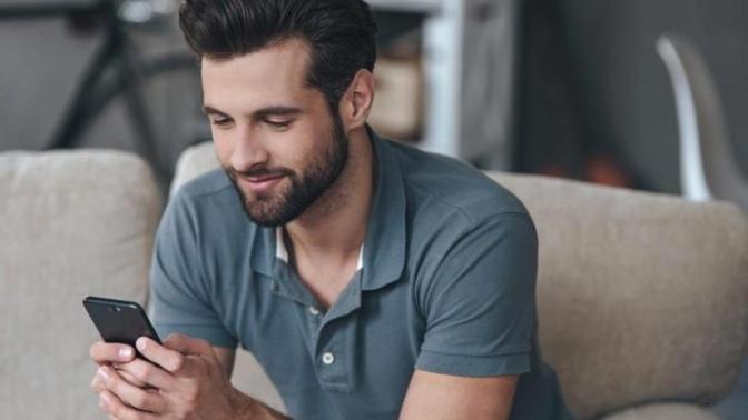 Flört döneminde sürekli olarak erkeklerin mi ilk mesajı atması gerekiyor?
