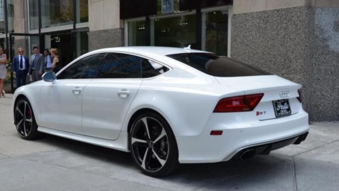Sizce Audi RS7 mi? Yoksa BMW M5 E60 mı?