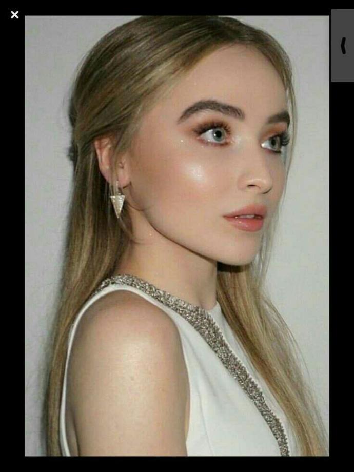 Sabrina Carpenter dinlermisiniz😊?