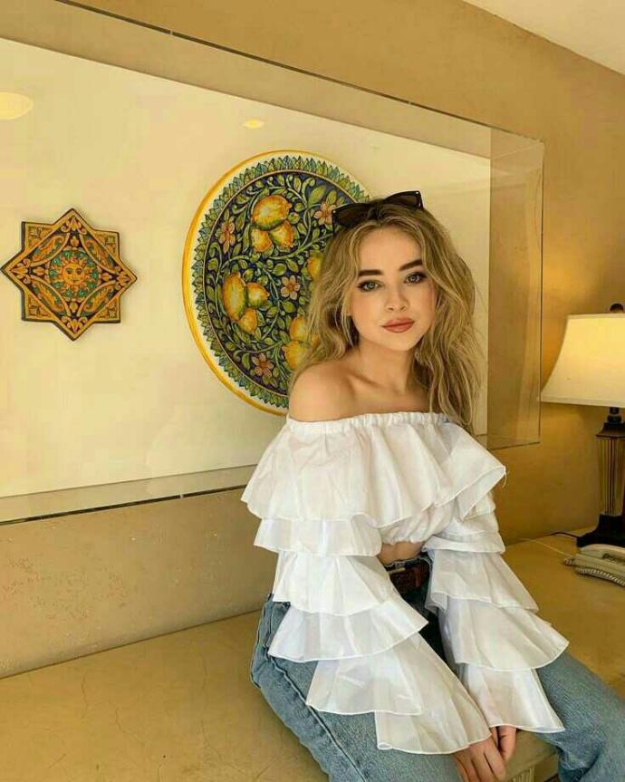 Sabrina Carpenter dinlermisiniz😊?