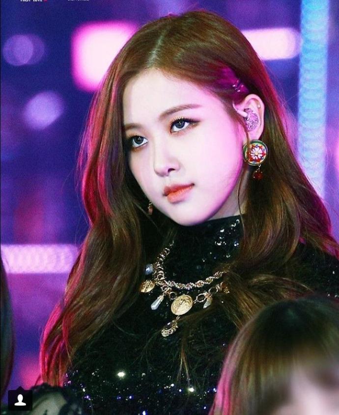 Sizce En güzel Blackpink üyesi kim? KizlarSoruyor