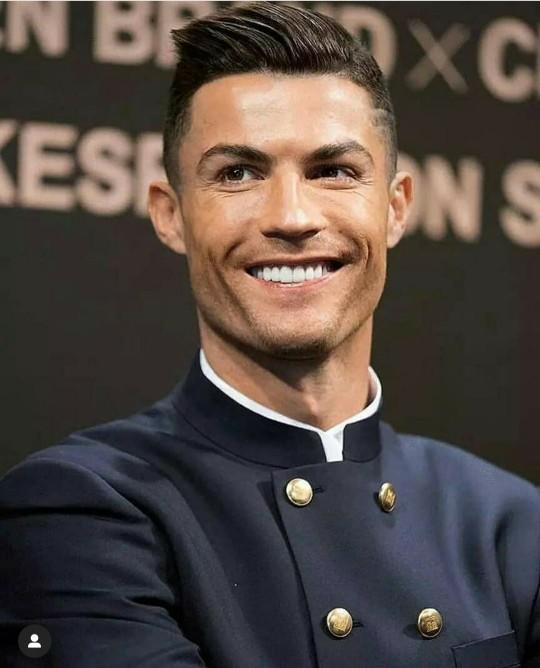 C. ronaldo yu tanınmamış biri olsaydı yakışıklı bulur muydunuz?