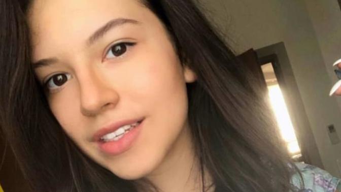 Hangi güzel havalı kız daha çekici sence?