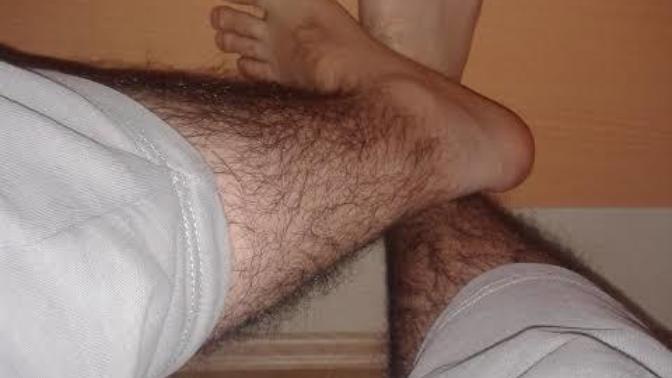 Kızlar, Erkekte oldukça kıllı bacak mı, pürüzsüz bacak mı?