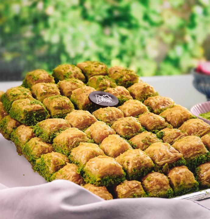Bayramlarda neden sürekli baklava yapılır?