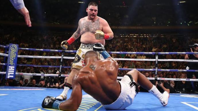 Fitnessci balon patladı. Joshua yedek rakibi Andy Ruiz'e yıkıldı. Niçin yıllardır Wilder ile maç yapmadığını şimdi anladınız mı?