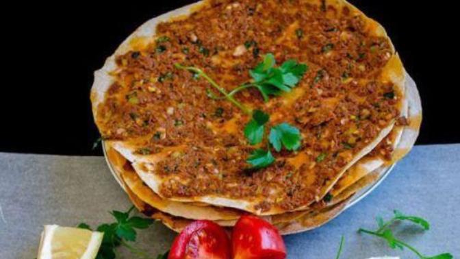 Misafire yemek siparişi vermek mahçup eder mi? 