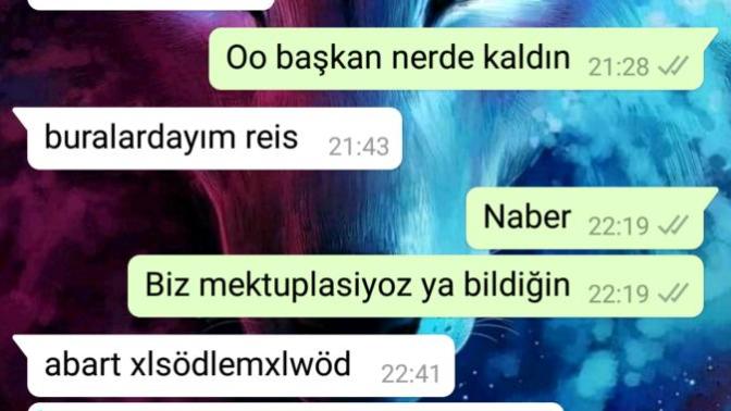 Ya benim  hoşlandığım  bir  kız var oda biliyo şu anda da flört gibi biseyiz ama cok gec cevap veriyo?