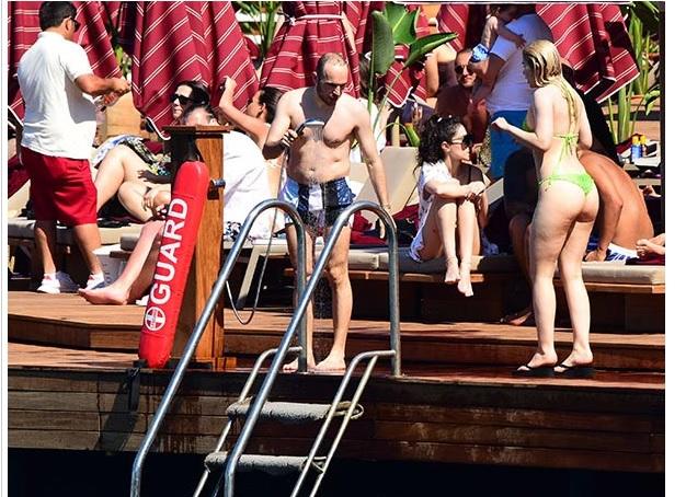 Çocukların sevdiği ünlü şarkıcı Aleyna Tilkinin tangalı bikini giymesi sizce ne kadar doğru?
