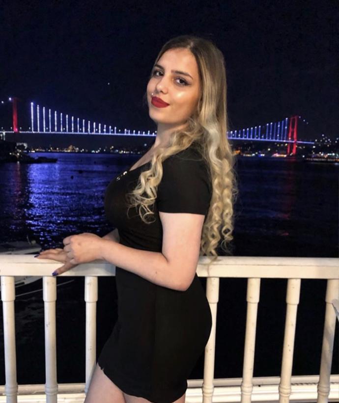 Seksi, kadınsı pozlar nasıl verilir?