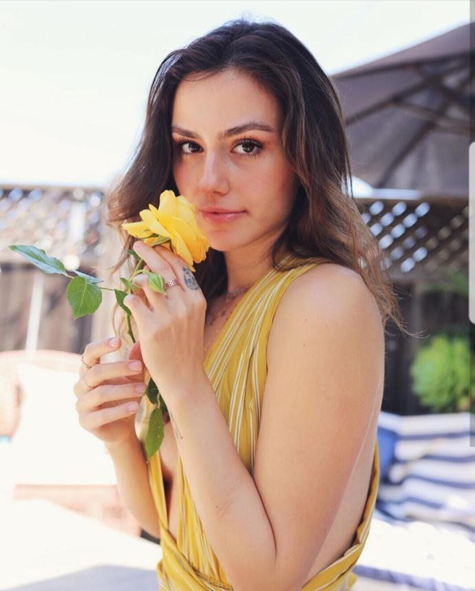 Dilan Telkök güzel mi sizce? Yüzü filan nasıl?