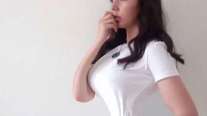 Böyle fiziği olmayan da kendine kız mi diyor?