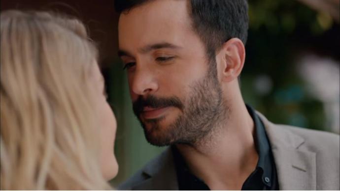 Dünyanın en yakışıklı 100 erkeği yarışında yarı final: Nick Bateman vs Barış Arduç! Hangisi finale çıkar?
