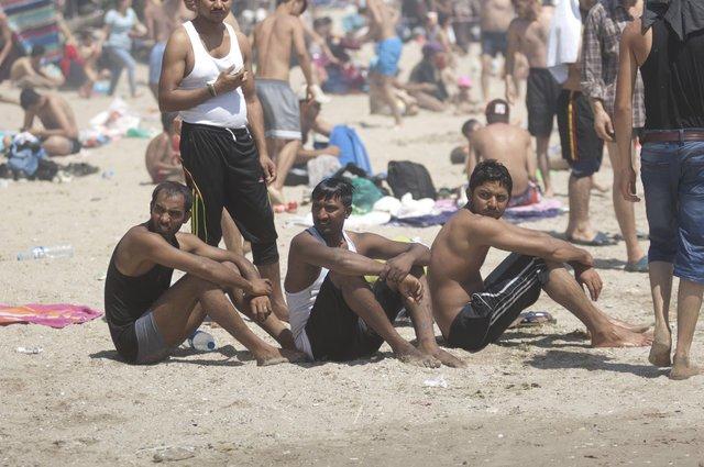 Bazı belediyelerde Suriye lilerin plaja girmesi yasaklandı kararı doğru buluyormusunuz?