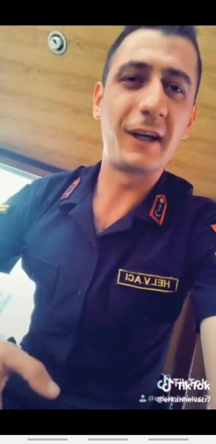 Askeri personelin resmi üniforma ile tiktok olmasına ne diyorsunuz?