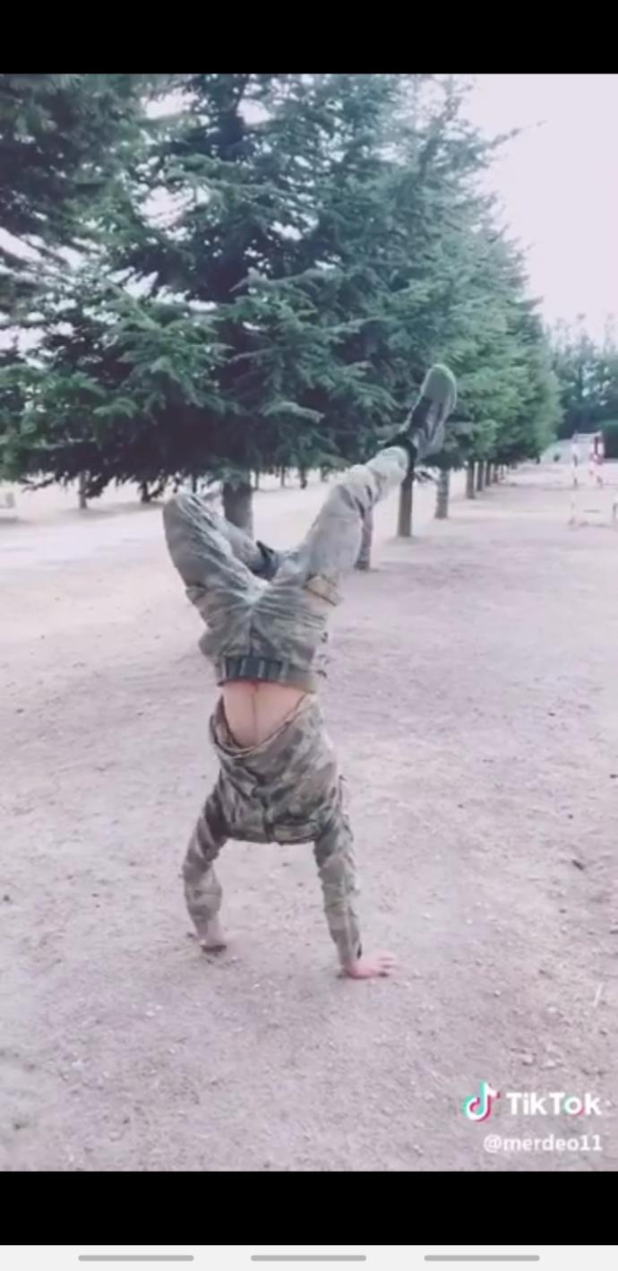 Askeri personelin resmi üniforma ile tiktok olmasına ne diyorsunuz?