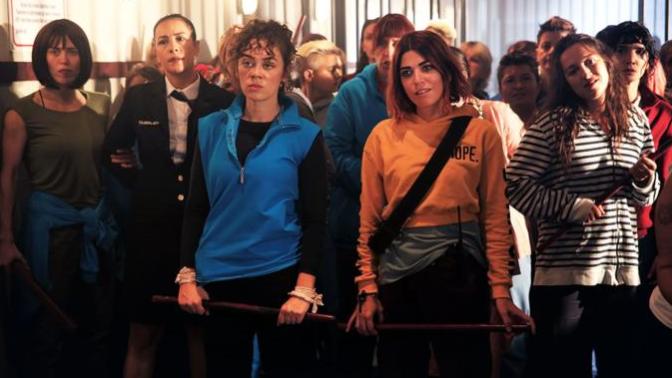 Netflix'in satın aldığı ilk Türk dizisi Avlu oldu! Takip ettiğiniz dizileri para verip izler misiniz?