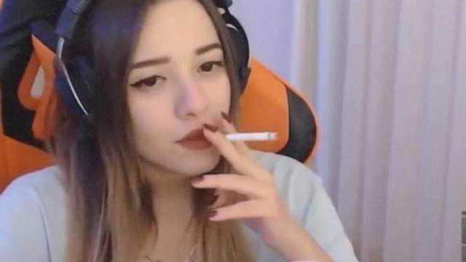 Dişinin ben olmayan erkeğe nude atması?