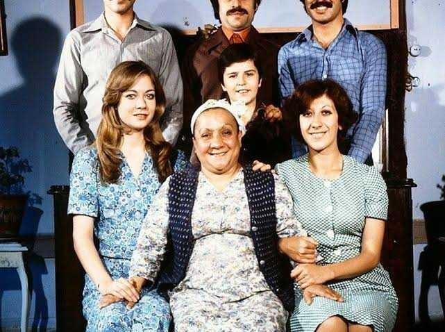 Tercih hakkın olsaydı; Zengin ama mutsuz bir ailede mi yoksa fakir ama mutlu bir ailede mi yaşamak isterdin?