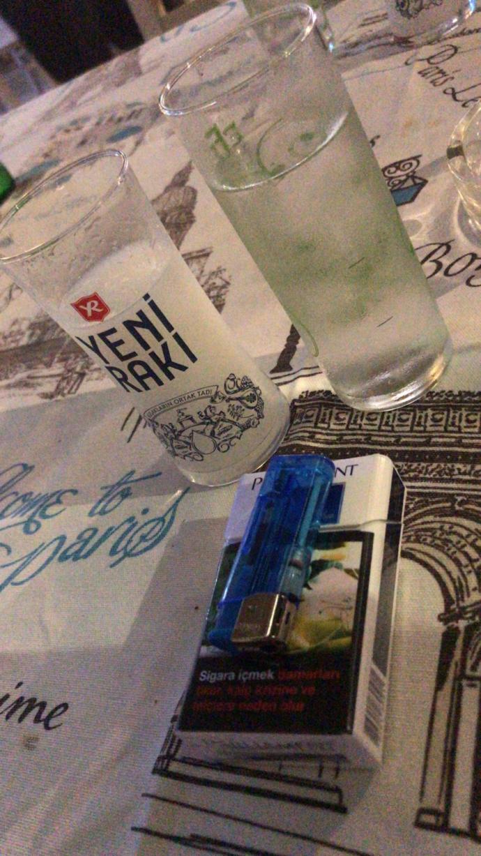 Şarap yaşayanlar için rakı ise hikayesi yarım kalanlar içindir doğrumu?