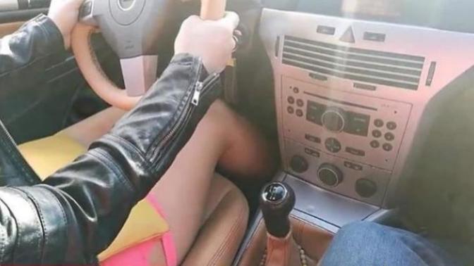 Pembe mini etekle manuel araba sürülür mü?