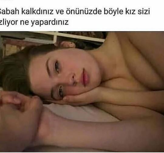 Sabah kalktınız ve önünüzde böyle kız sizi izliyor ne yaparsınız?