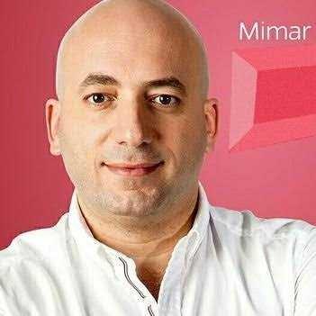 Kel ve sakallı erkek mi yoksa kel ve sakalsız erkek mi daha çekici sempatik?