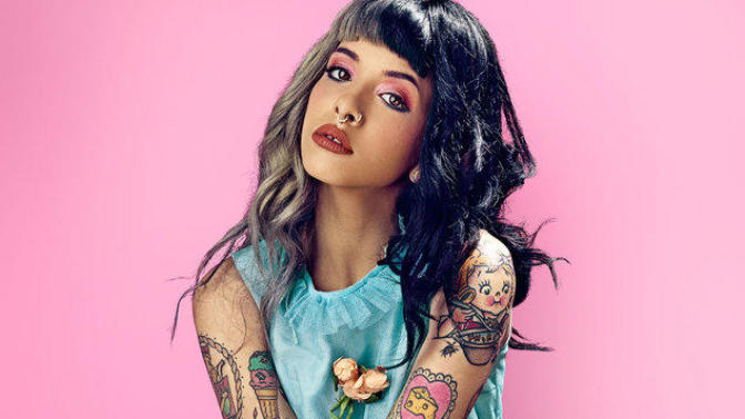 Billie Eilish mi, Melanie Matinez mi?