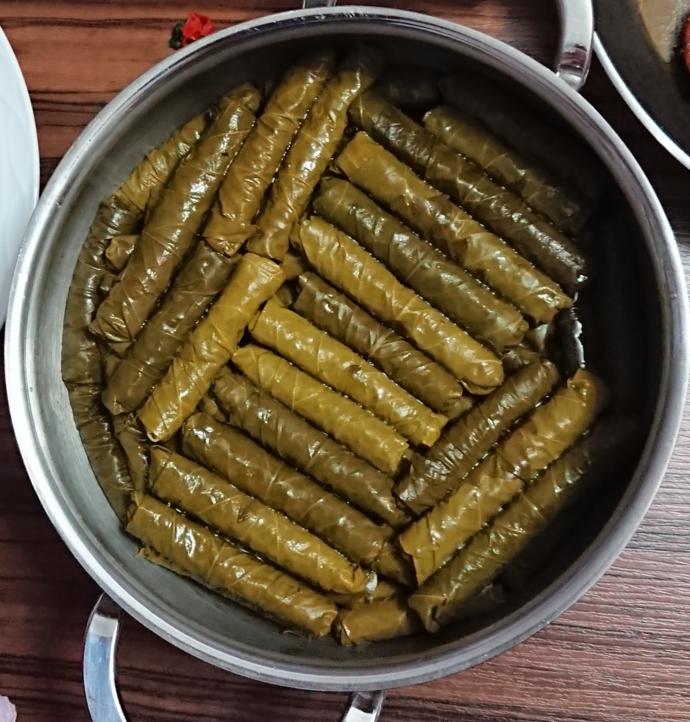 Ben ona sarma sarayım o beni aldatsın. Bu bana yapılır mı ya?