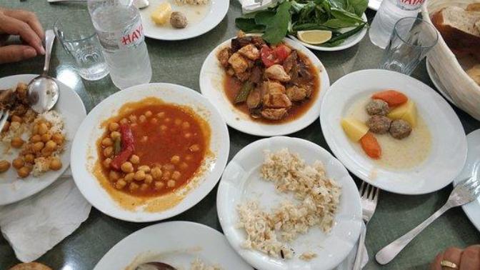 Ev yemeklerini mi tercih edersiniz, yoksa restorandan mı yersiniz?