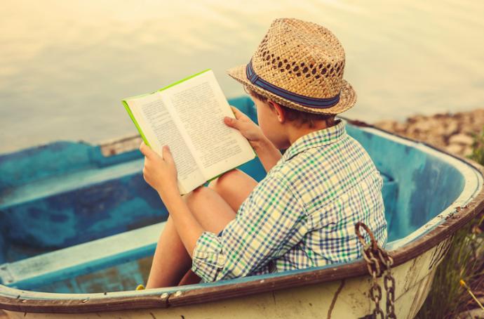 Yeni bir insanla tanışmak mı yoksa yeni bir kitap okumak mı hayatınıza daha çok anlam katar?