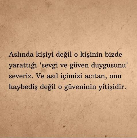 İnsan sevildiği için mi yoksa sevilmeyi umduğu için mi sever?