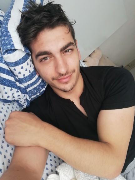 Günaydın Ben güne yeni başlıyorum sizin gününüz nezaman başlıyor? :)?