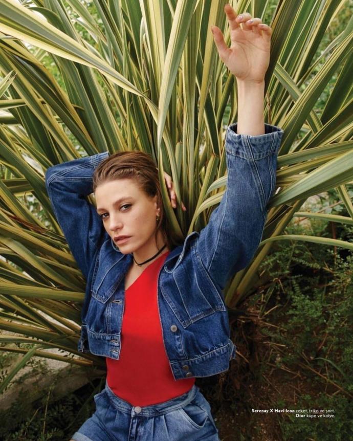 Tuba Büyüküstün mü Serenay Sarıkaya mı daha güzel?