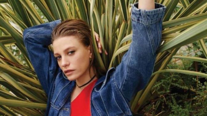 Tuba Büyüküstün mü Serenay Sarıkaya mı daha güzel?