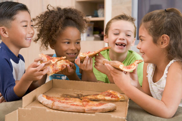 pizza ve çocuklar