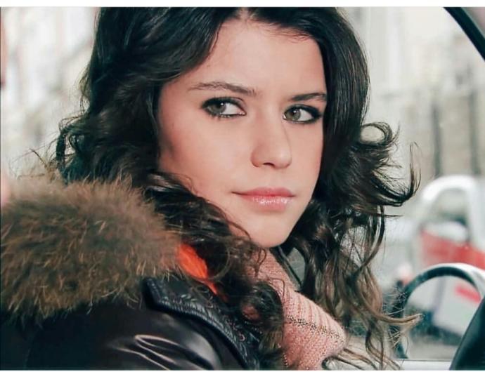 Beren Saat neden bu kadar çok begeniliyor?